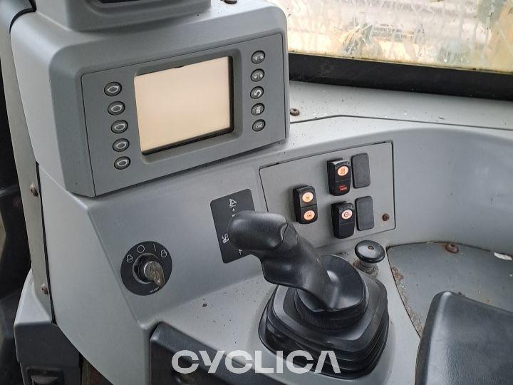 Bulldozers et tracteurs à chenilles  D8T FCT00300 - 10