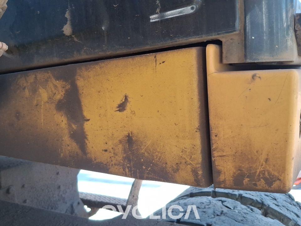 Pelles sur pneus MH3026 FB900369 - 6