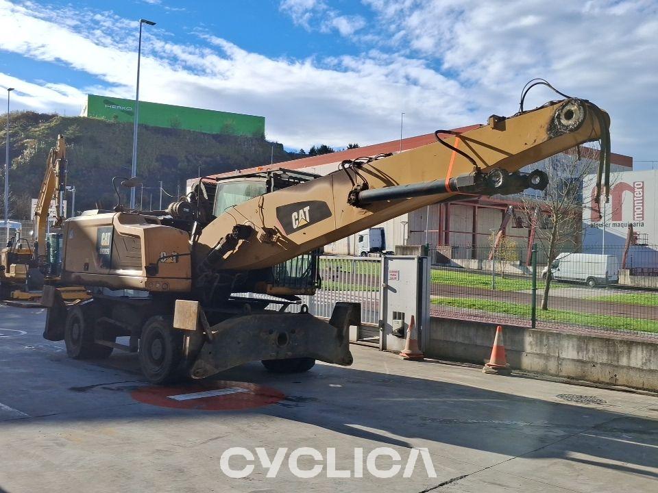 Pelles sur pneus MH3026 FB900369 - 3