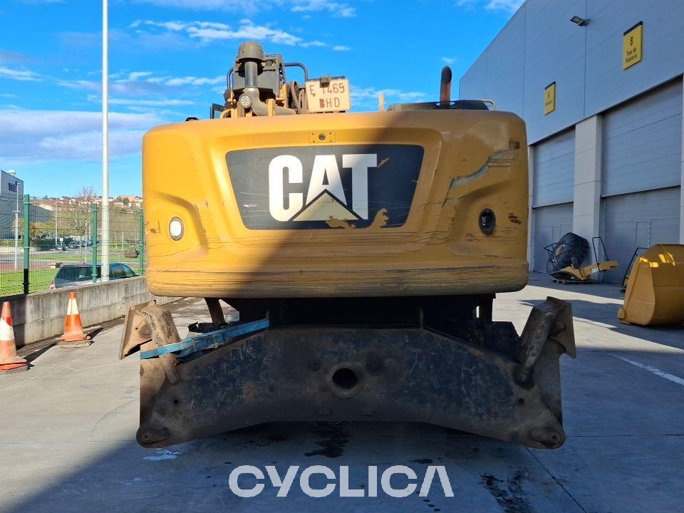 Pelles sur pneus MH3026 FB900369 - 7