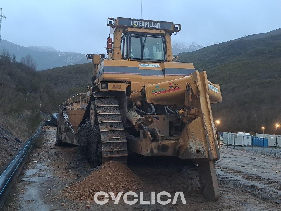 Bulldozers and crawler tractors  D10R 3KR01464 - 9