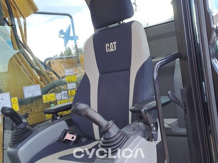 Bageri gusjeničari  323F SA FA210187 - 11