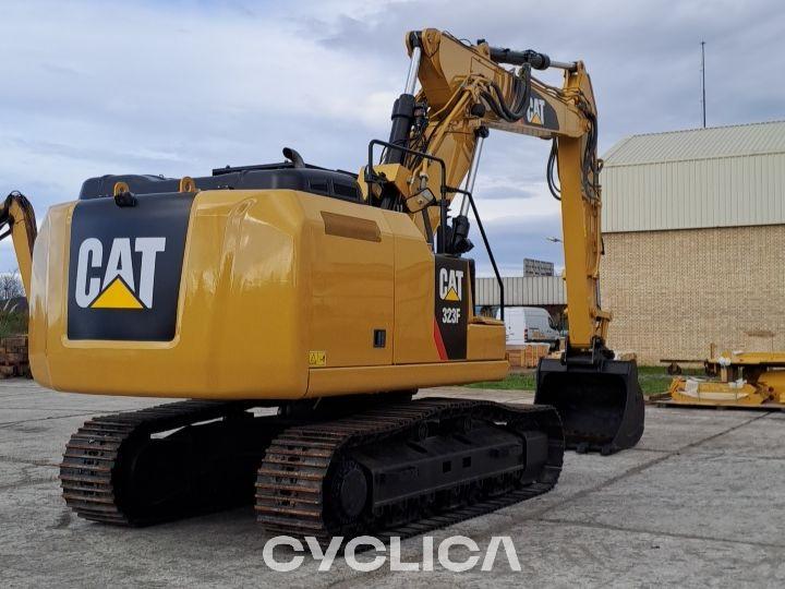 Bageri gusjeničari  323F SA FA210187 - 5