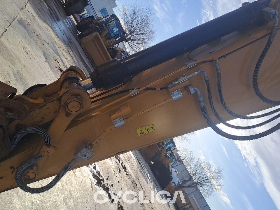 Pelles sur chenilles  330GC NDH00181 - 10