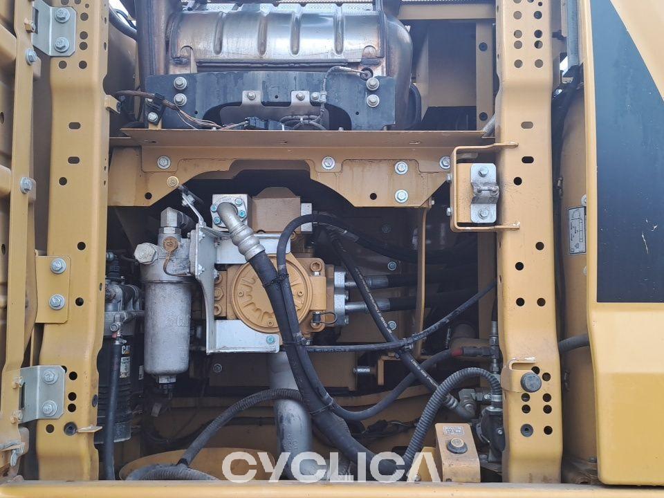 Pelles sur chenilles  330GC NDH00181 - 18