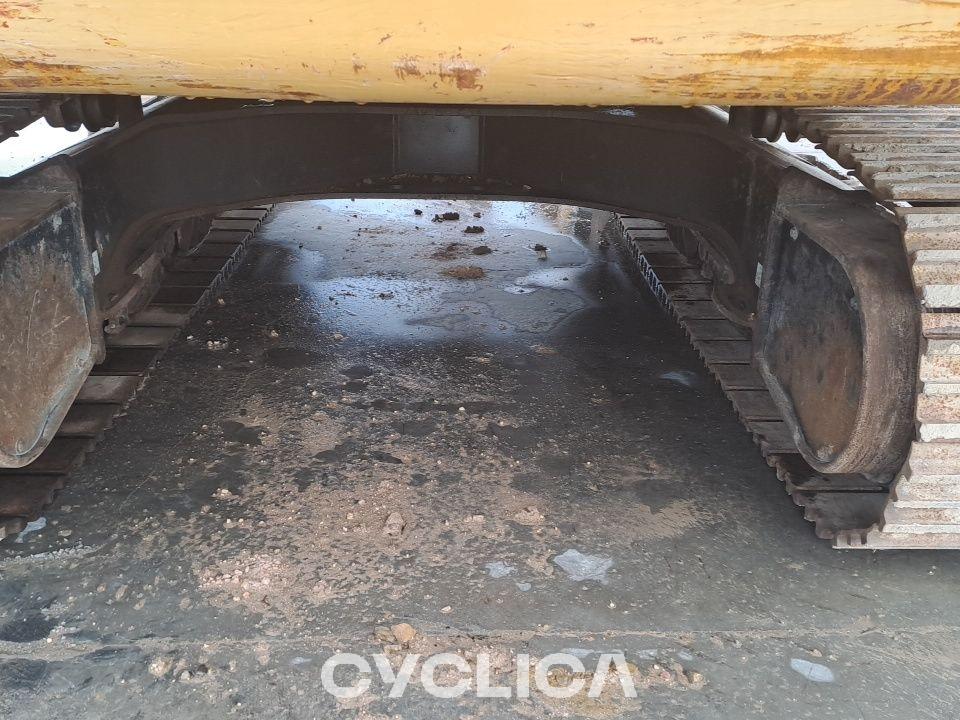 Pelles sur chenilles  330GC NDH00181 - 21