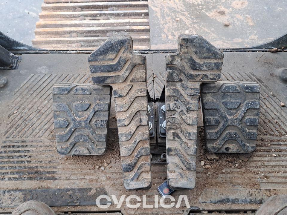 Pelles sur chenilles  330GC NDH00181 - 25