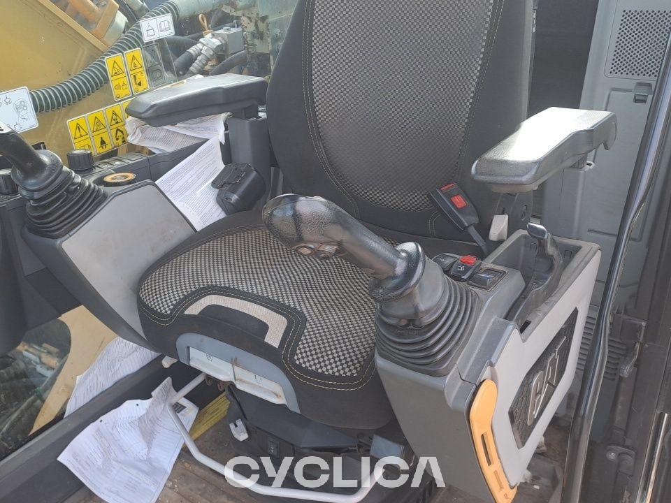 Pelles sur chenilles  330GC NDH00181 - 9