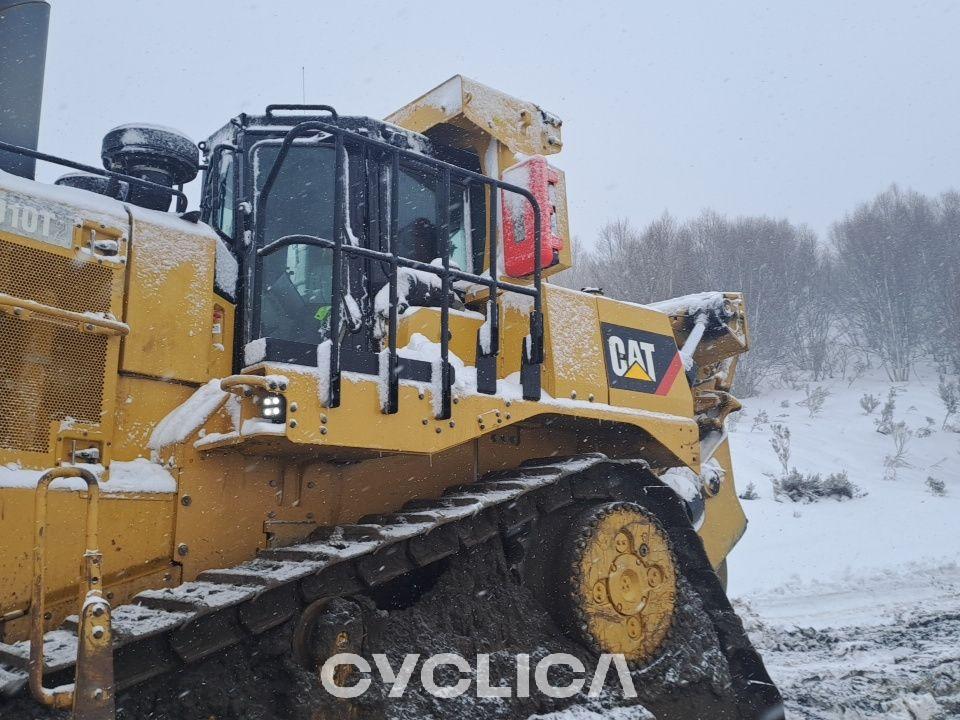 Buldozere dhe Traktorë me zinxhirë  D10T JJW00626 - 23