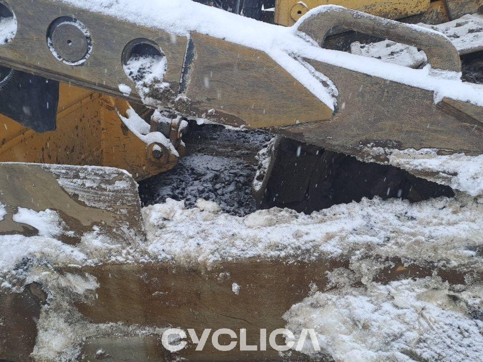 Buldozere dhe Traktorë me zinxhirë  D10T JJW00626 - 25