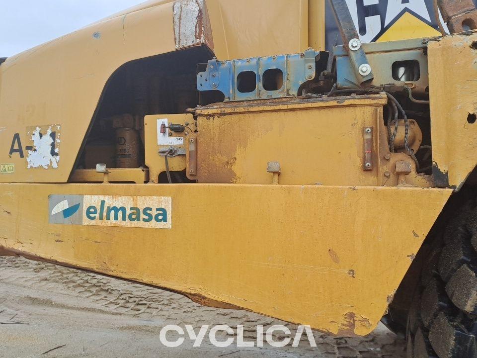 Dumpera dhe kamionë të artikuluar  740B T4R00594 - 13