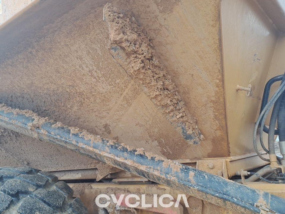 Dumpera dhe kamionë të artikuluar  740B T4R00594 - 24