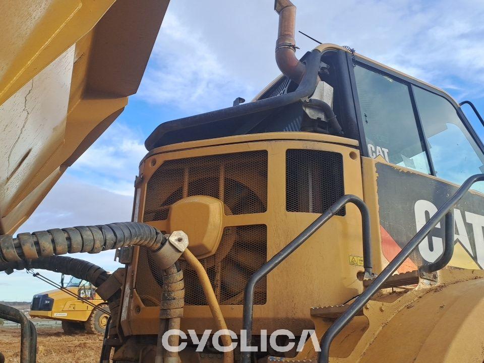 Dumpera dhe kamionë të artikuluar  740B T4R00918 - 18