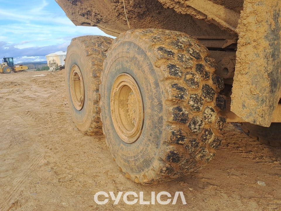 Dumpera dhe kamionë të artikuluar  740B T4R00918 - 20