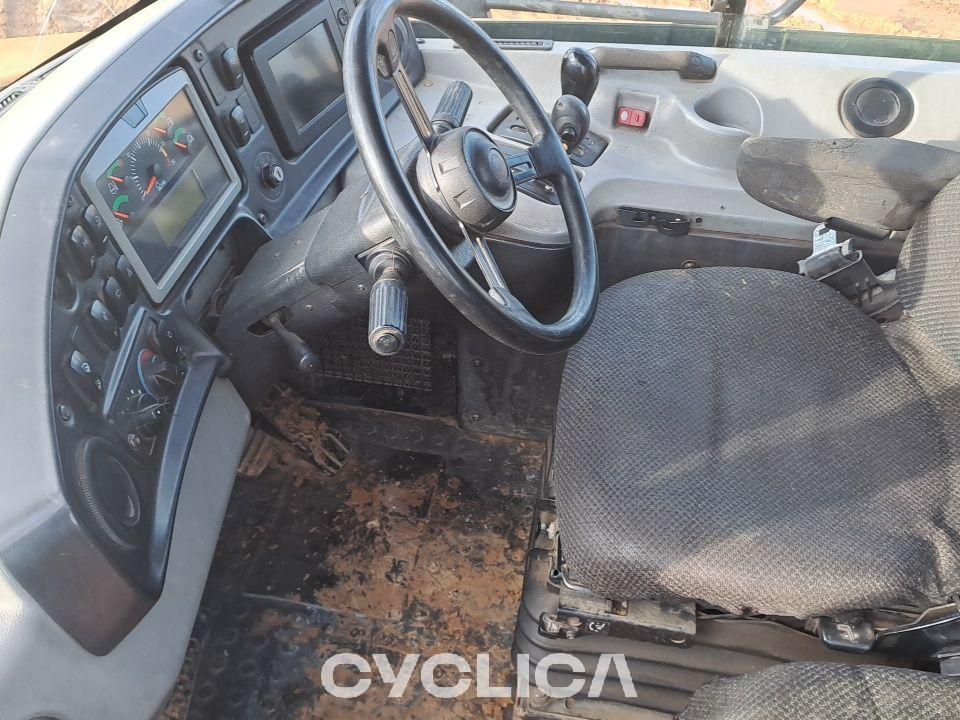 Dumpera dhe kamionë të artikuluar  740B T4R00918 - 9