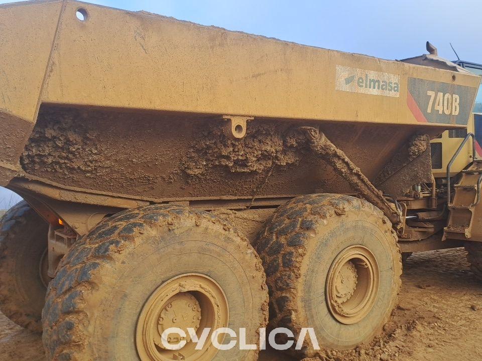 Dumpera dhe kamionë të artikuluar  740B T4R02263 - 14