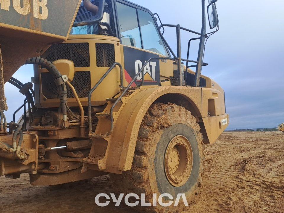 Dumpera dhe kamionë të artikuluar  740B T4R02263 - 15