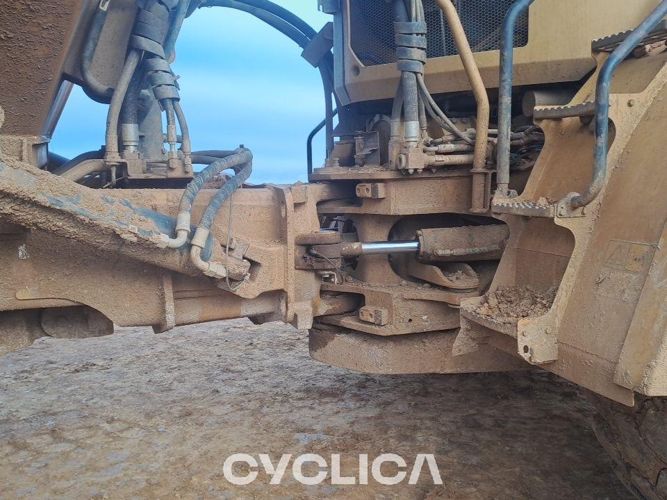 Dumpera dhe kamionë të artikuluar  740B T4R02263 - 16