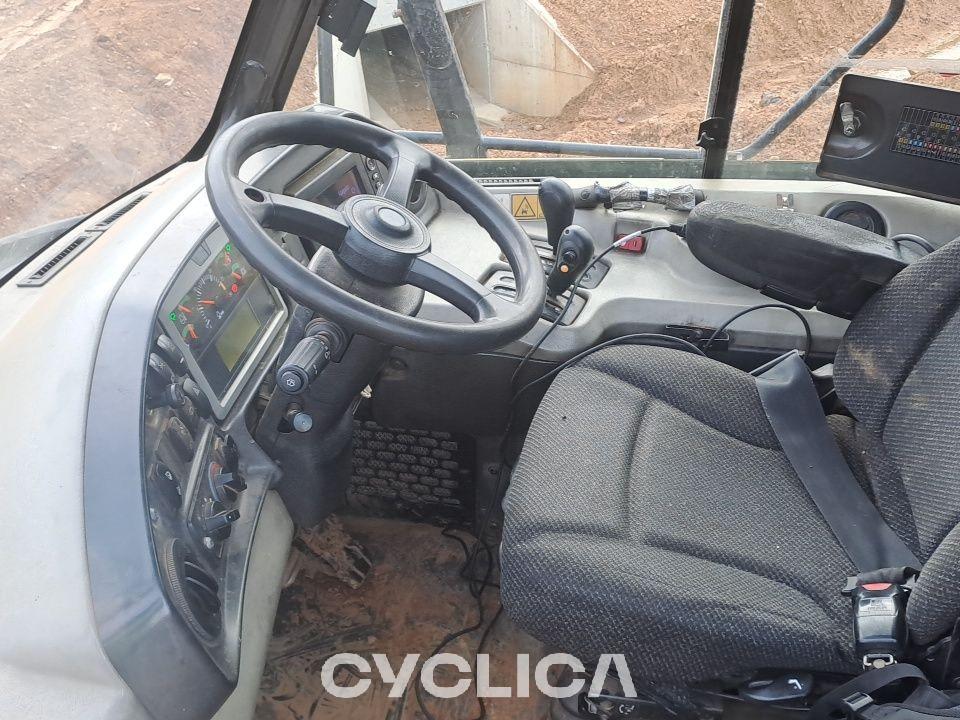 Dumpera dhe kamionë të artikuluar  740B T4R02263 - 9