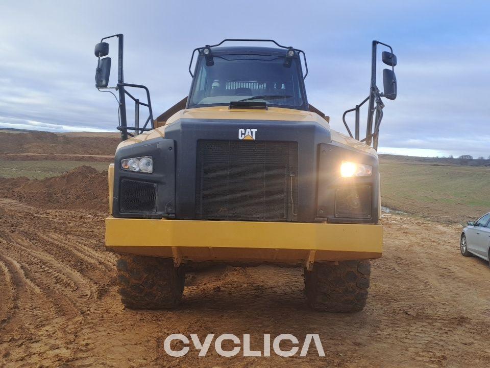 Dumpera dhe kamionë të artikuluar  740B T4R02263 - 8