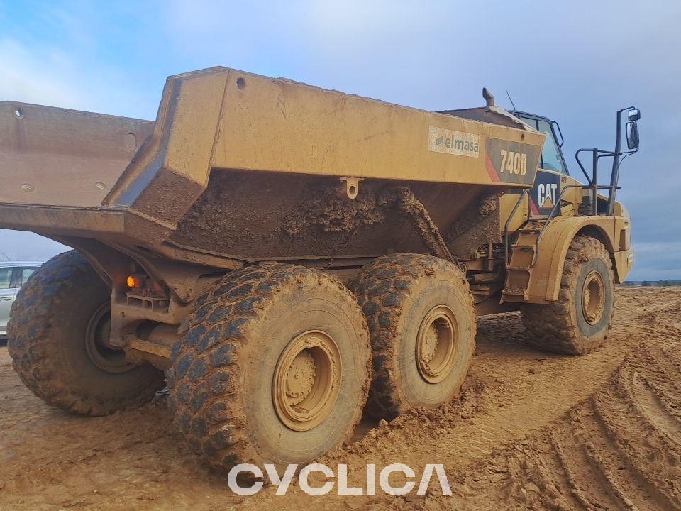 Dumpera dhe kamionë të artikuluar  740B T4R02263 - 6