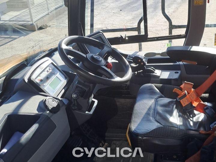 Kiperi i zglobni kamioni  730 3T301061 - 8