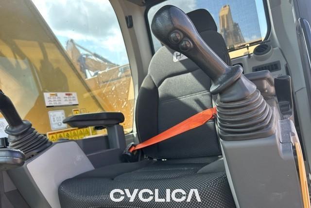 Pelles sur chenilles  325 TEL30247 - 8