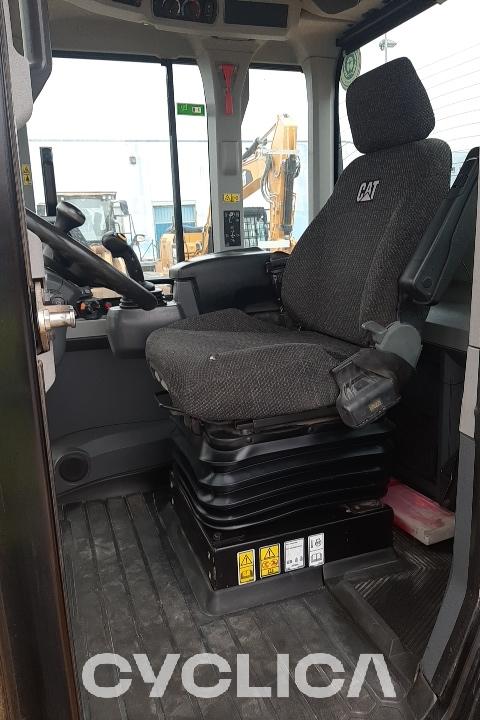 Chargeuses sur pneus  938M J3R01958 - 8