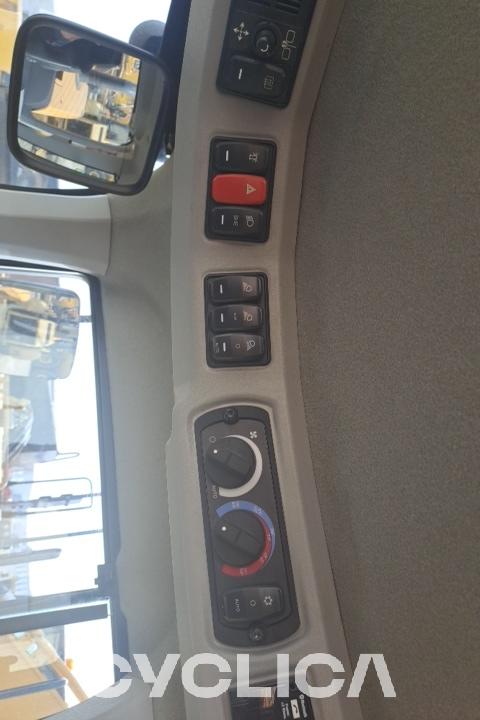 Chargeuses sur pneus  938M J3R07000 - 16