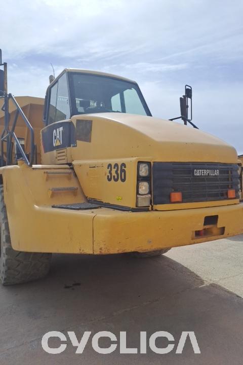 Dumpers and articulated trucks  740 B1P01369 - 23