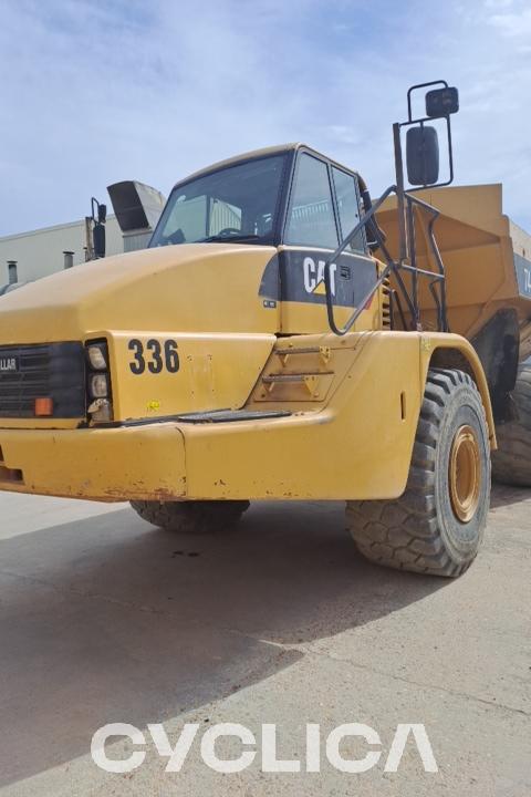 Dumpers and articulated trucks  740 B1P01369 - 24