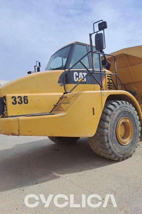 Dumpers and articulated trucks  740 B1P01369 - 25