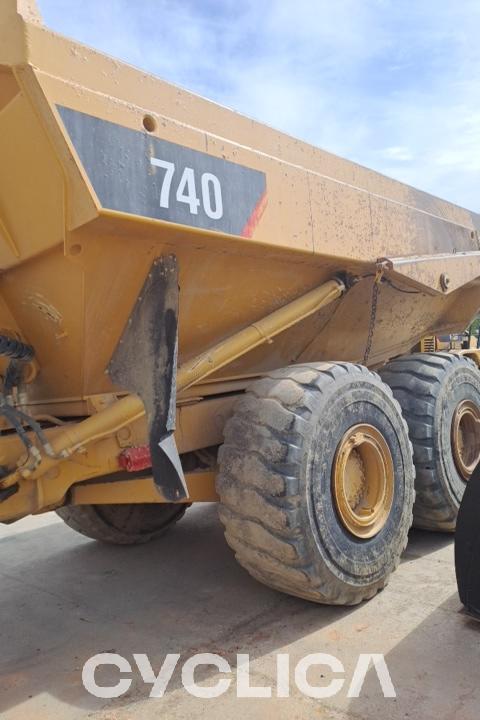 Dumpers and articulated trucks  740 B1P01369 - 28