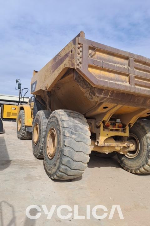 Dumpers and articulated trucks  740 B1P01369 - 5