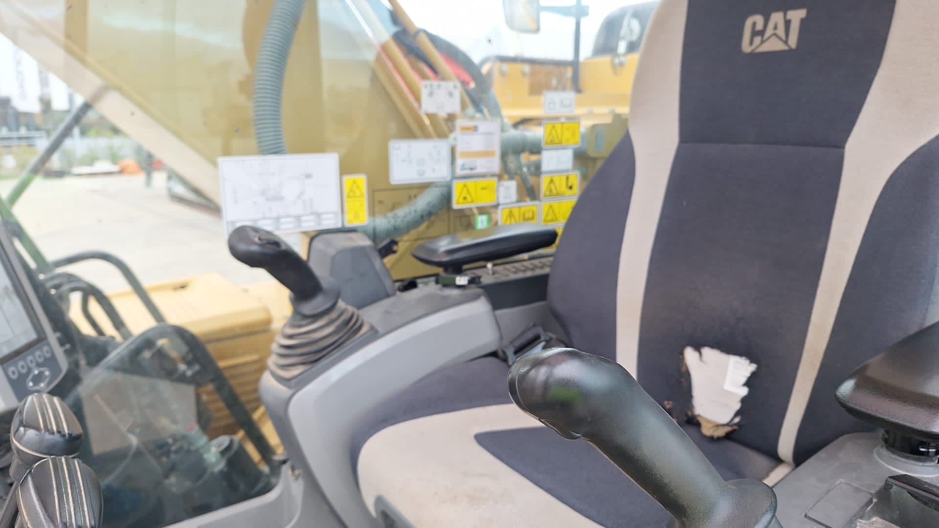 Eskavatorë me Zinxhirë  323FLN  MFY20242 - 8