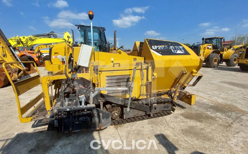 Pavimentación  AP255E D8A00102 - 1