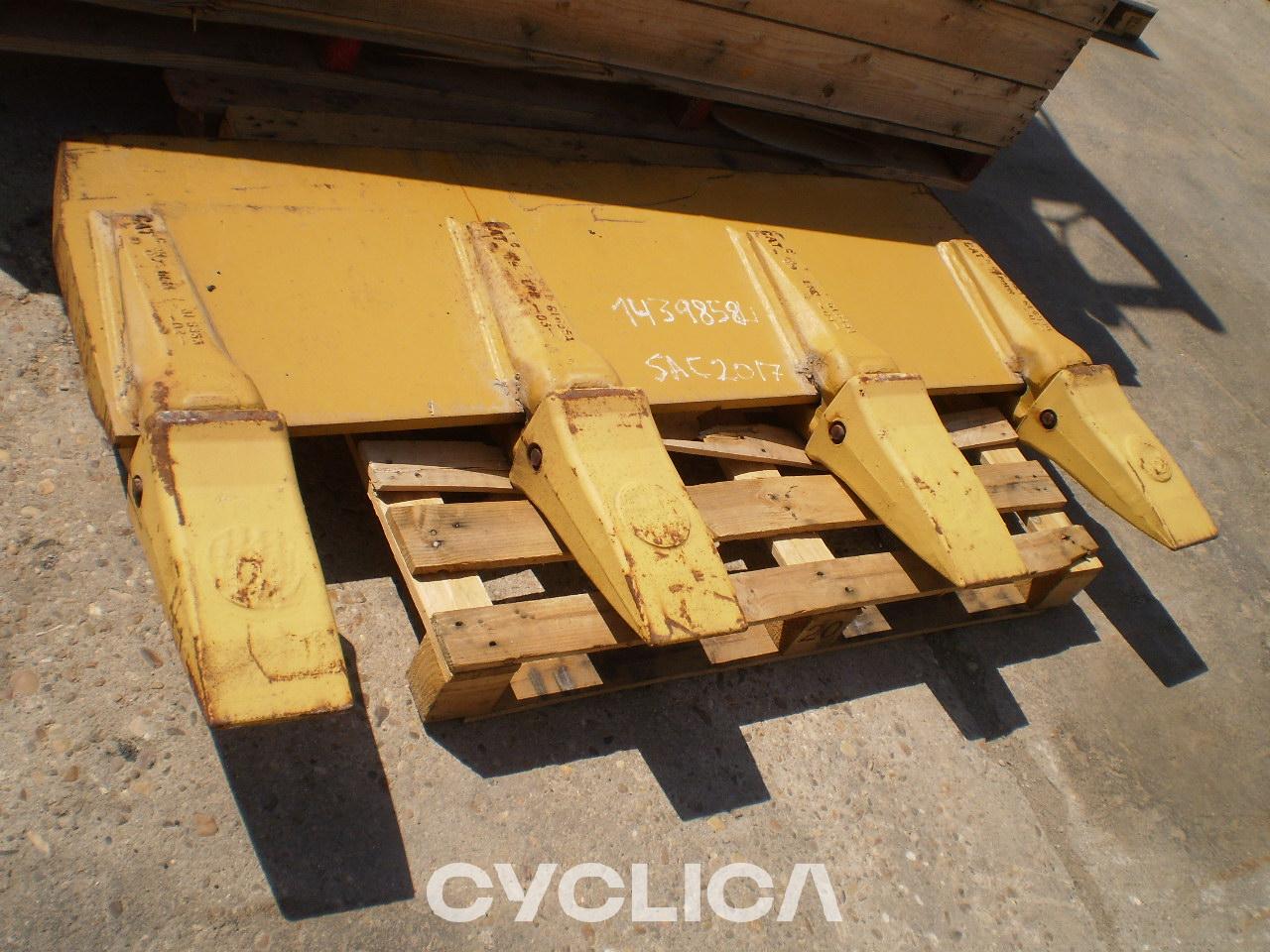 Delovni priključki  PIEZAS US 1439858U - 2