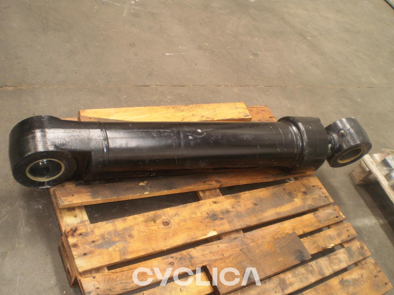 Hidravlični deli  M320F 3683245U - 1