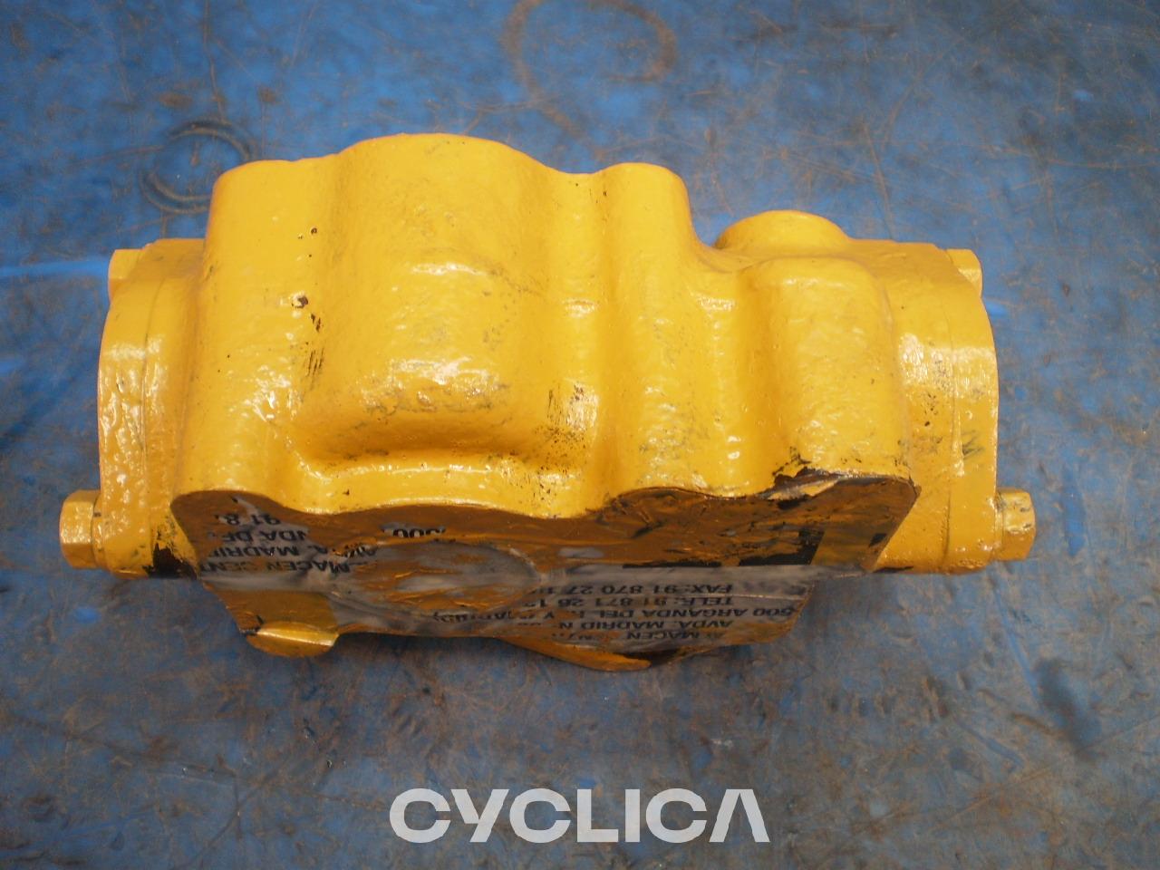 Hidraulički  773B 3P0348U - 2