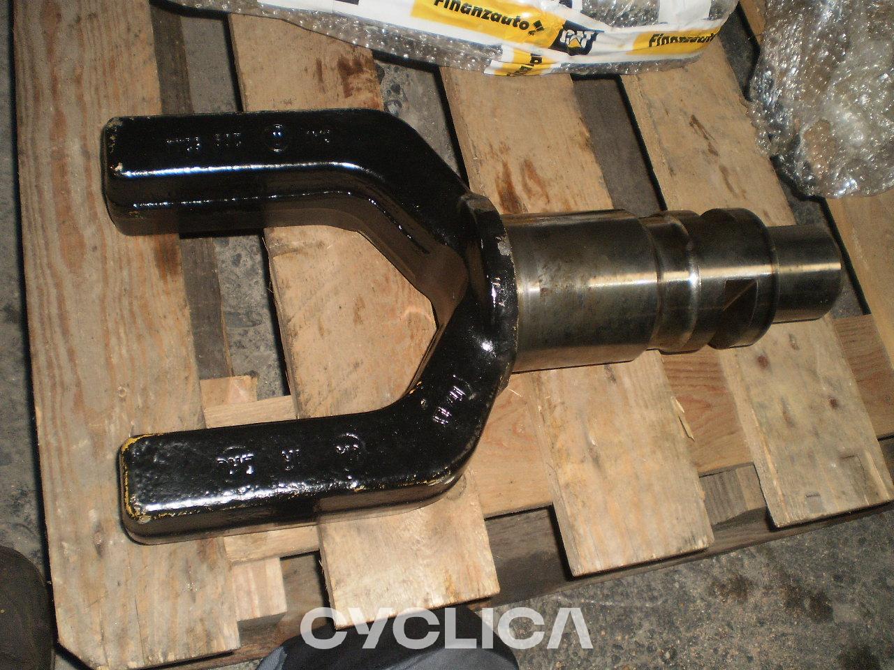 Drugi deli  D6T 2995344U - 1