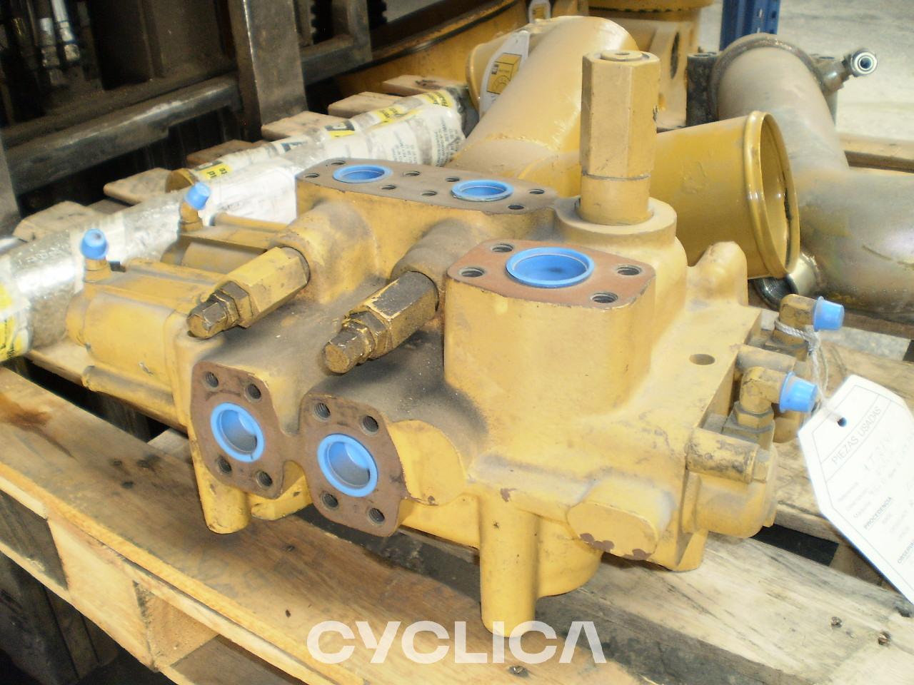 Idraulico  PIEZAS US 4T2748U - 1