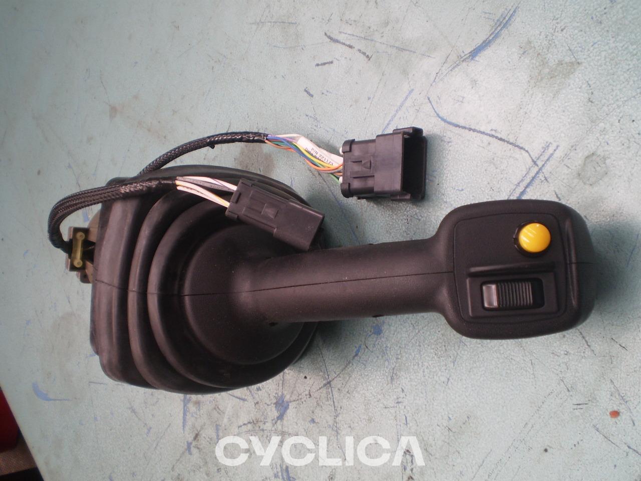 Electronic components  PIEZAS US 2457649U - 1