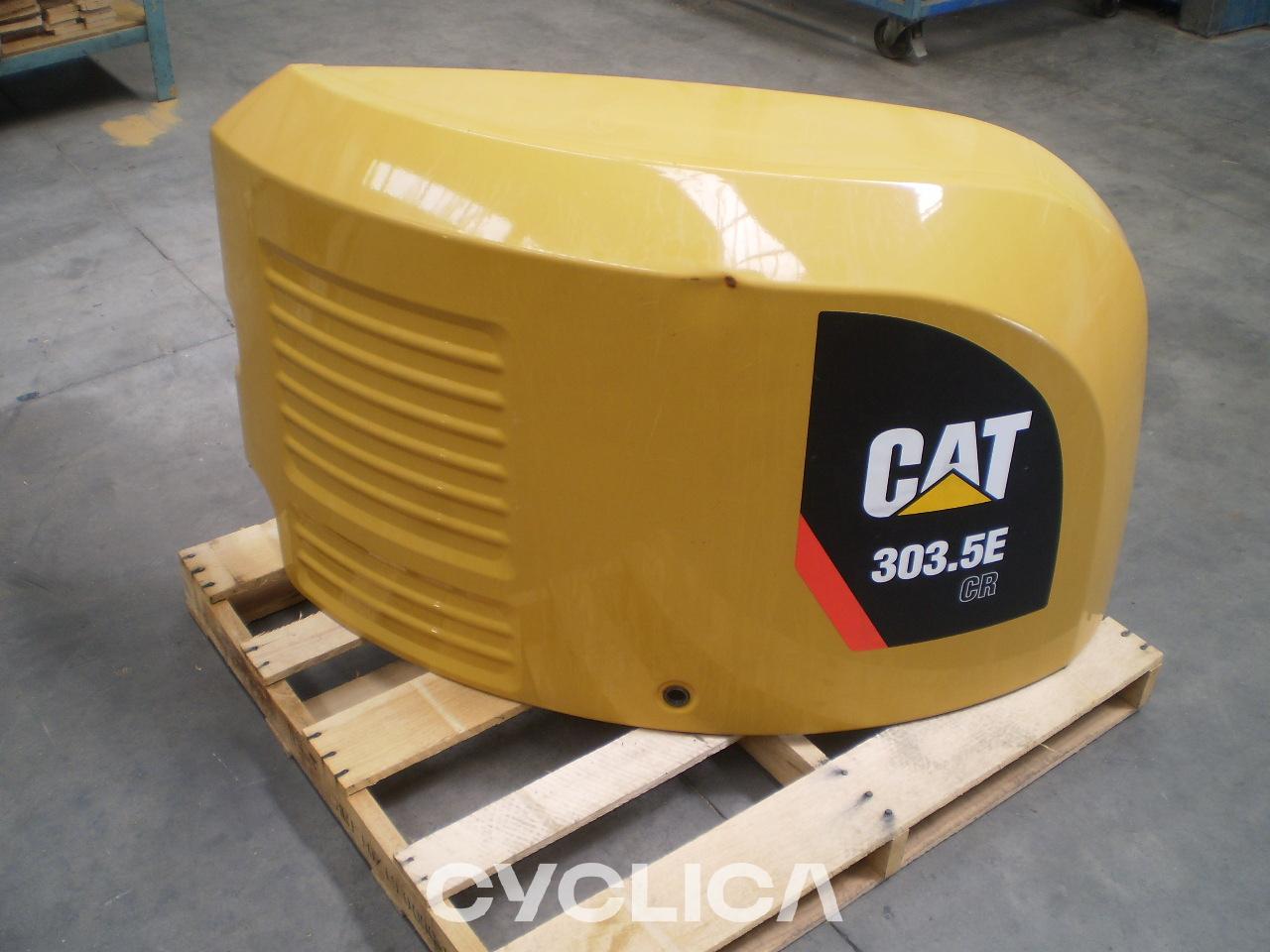 Drugi  PIEZAS US 3777896U - 1