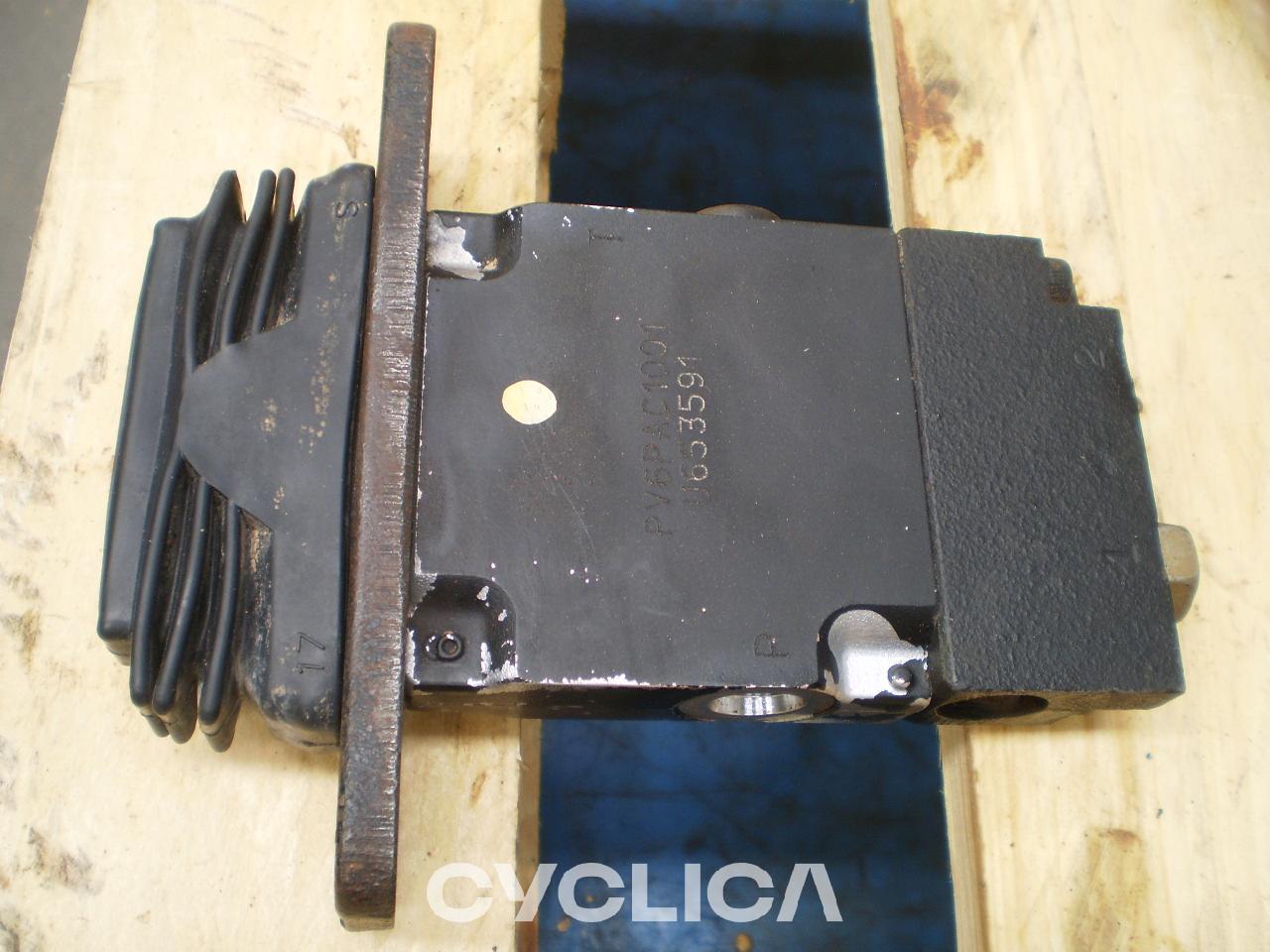 Hydraulic  319CLNIM 2063336U - 1