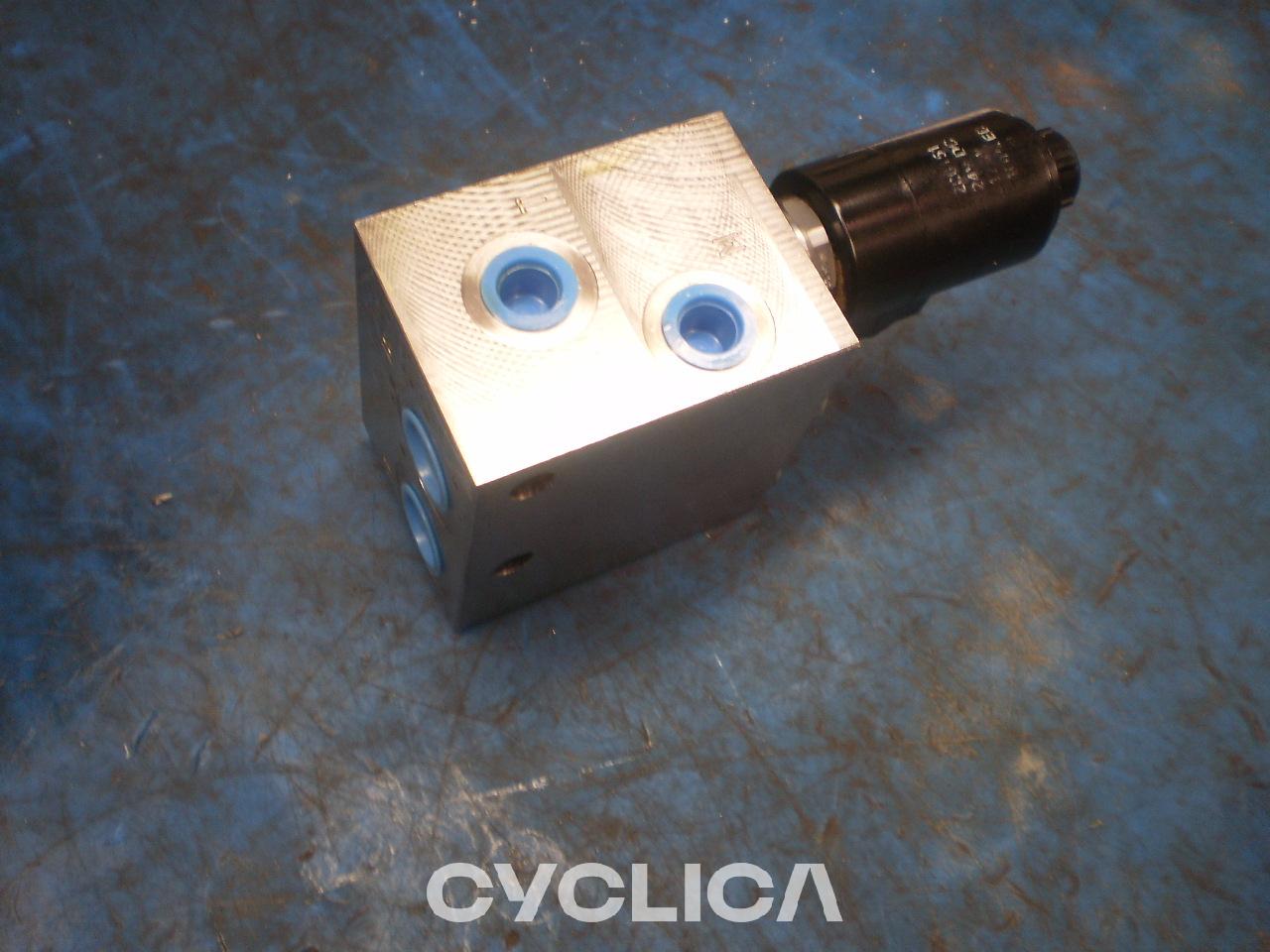 Hydraulic  M320F 2429670U - 1