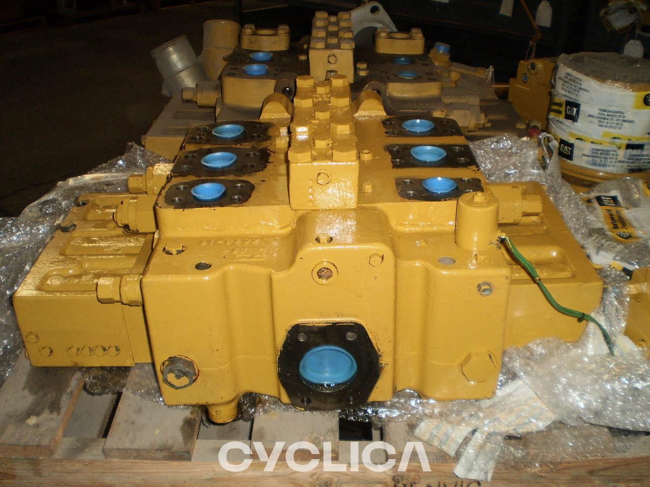 Хидраулика  PIEZAS US 9T8296U - 1