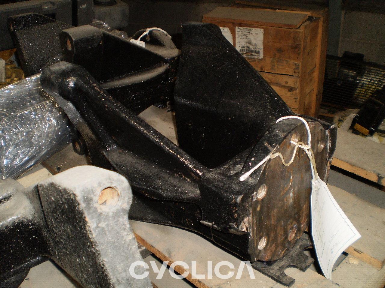 Operativni delovi  PIEZAS US 8V9115U - 2