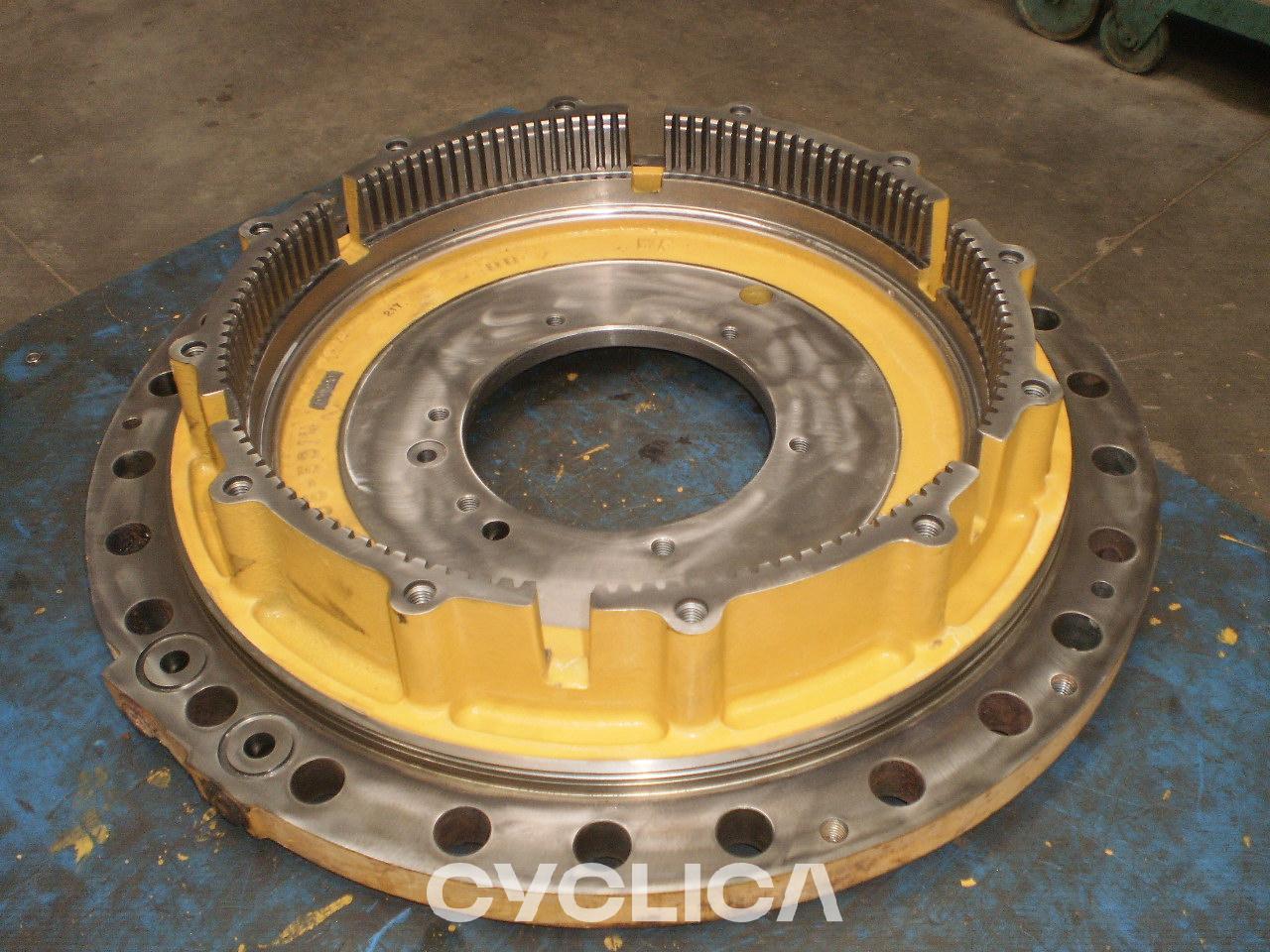 Pogonski sklop  D6T 2055314U - 1