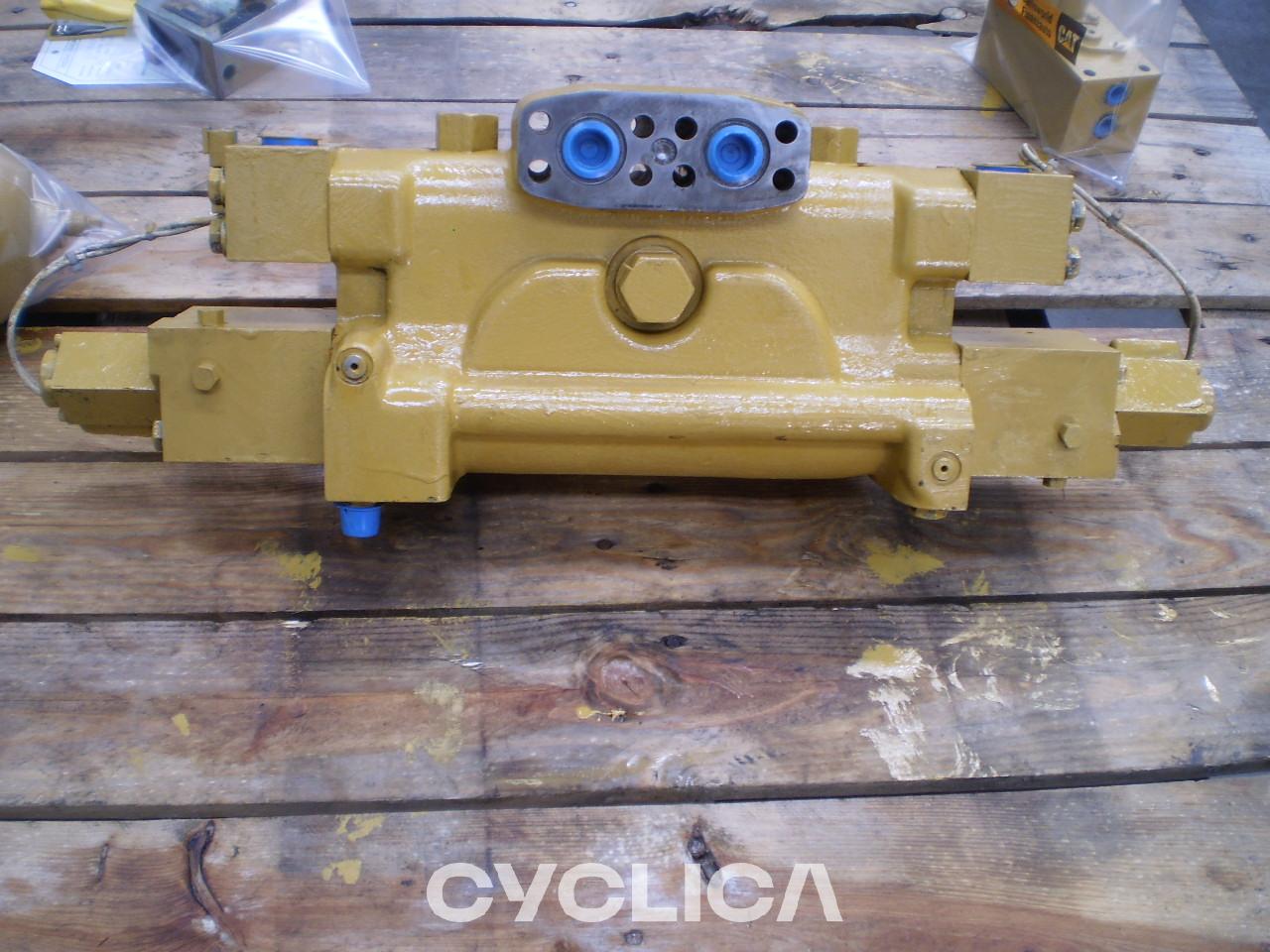 Idraulico  385B 1741858U - 2