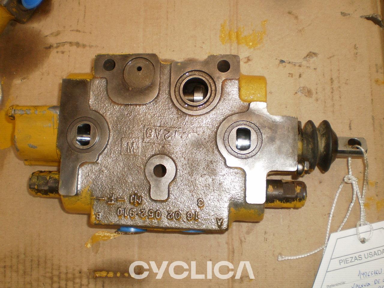 Hidravlični deli  428CT 1486516U - 1